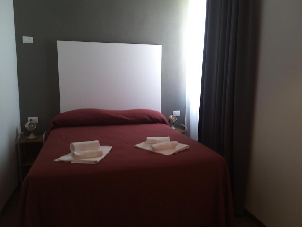 Hotel Piccola Firenze フィレンツオーラ 部屋 写真