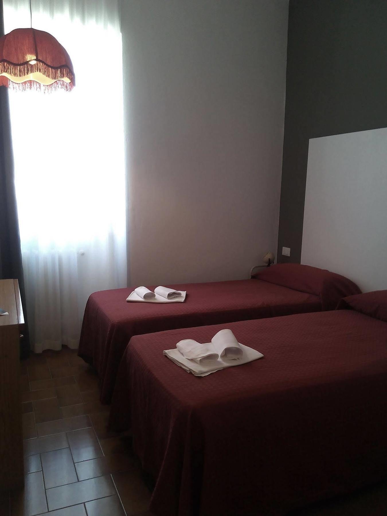 Hotel Piccola Firenze フィレンツオーラ エクステリア 写真